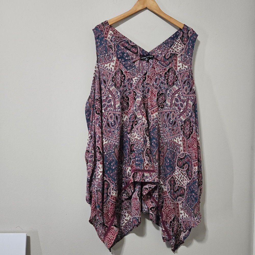 Living Doll Los Angeles Paisley Cold Shoulder Handkerchief Hem Top Plus Size 3X